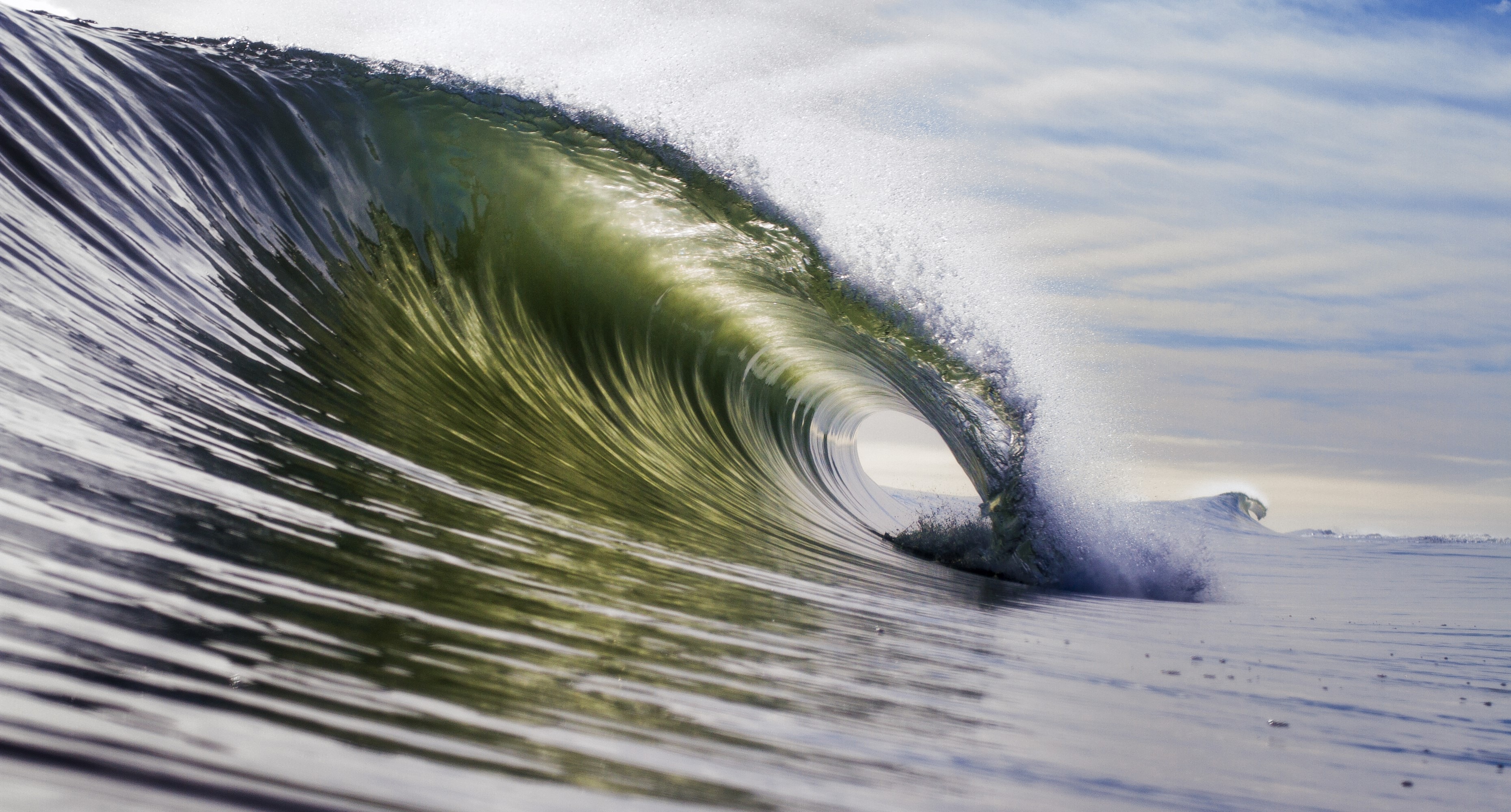 Breaking Waves in Offshore Wind